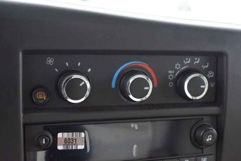 New 2025 Chevrolet Express 3500 Work VanImage 21