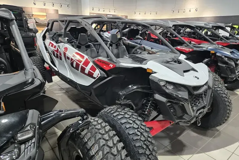 2025 CAN-AM MAVERICK R MAX 999T DCT CATALYST GREY AND LEGION RED 
