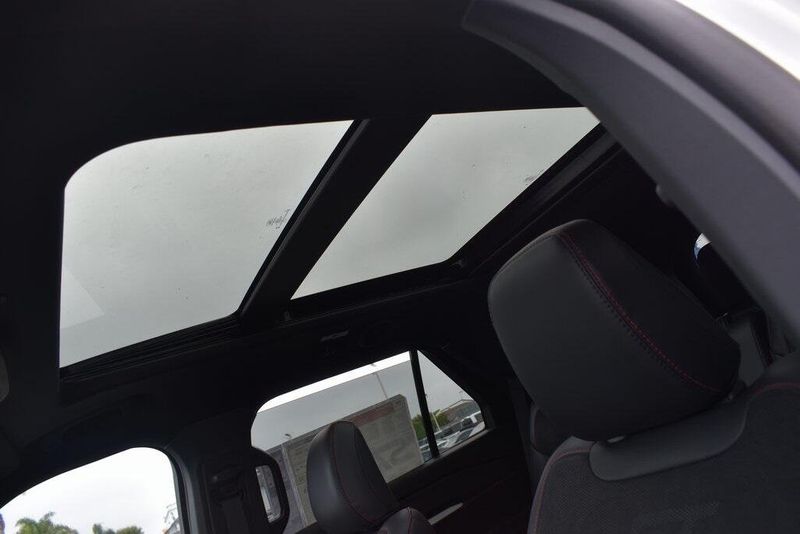 New 2025 Ford Explorer STImage 22