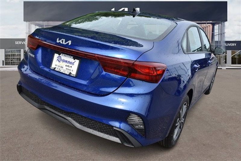 2024 Kia Forte LXSImage 3