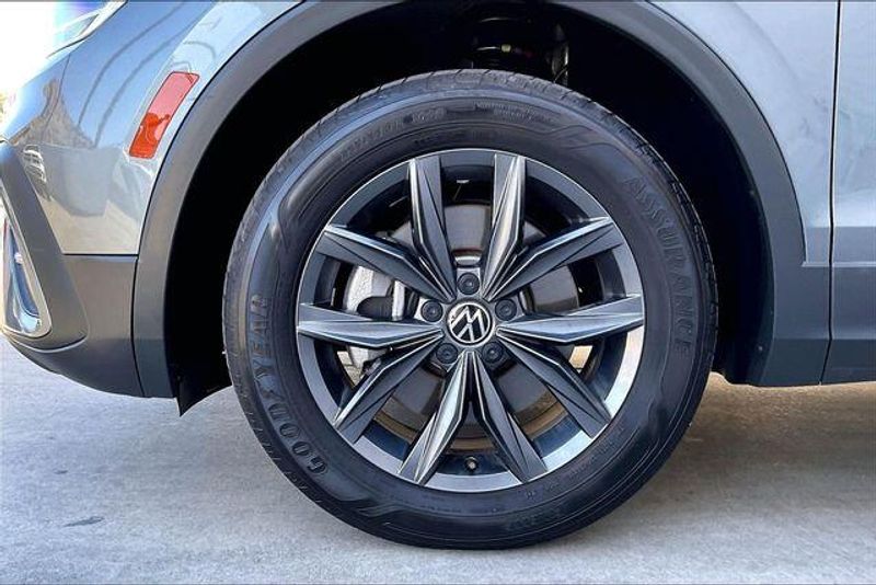 Used 2022 Volkswagen Tiguan 2.0T SEImage 8