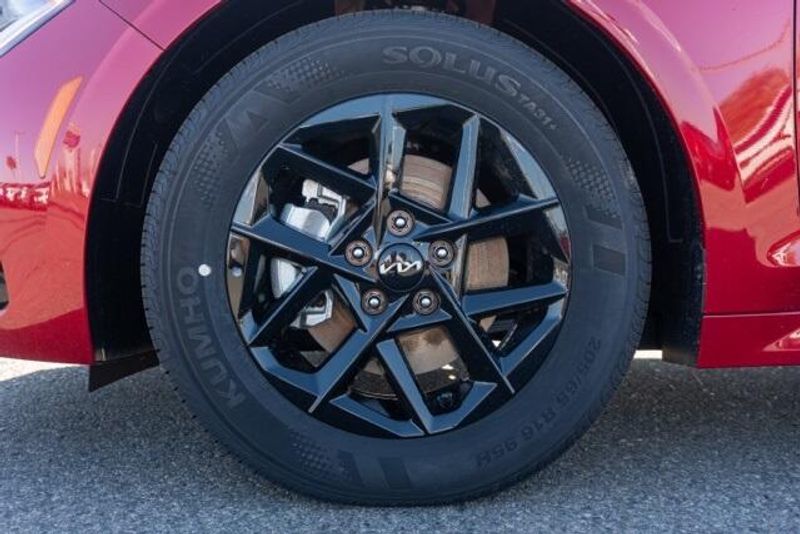 New 2025 Kia K5 LXSImage 9