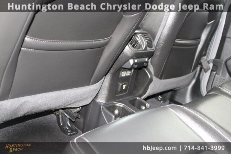 2021 Jeep Gladiator OverlandImage 43
