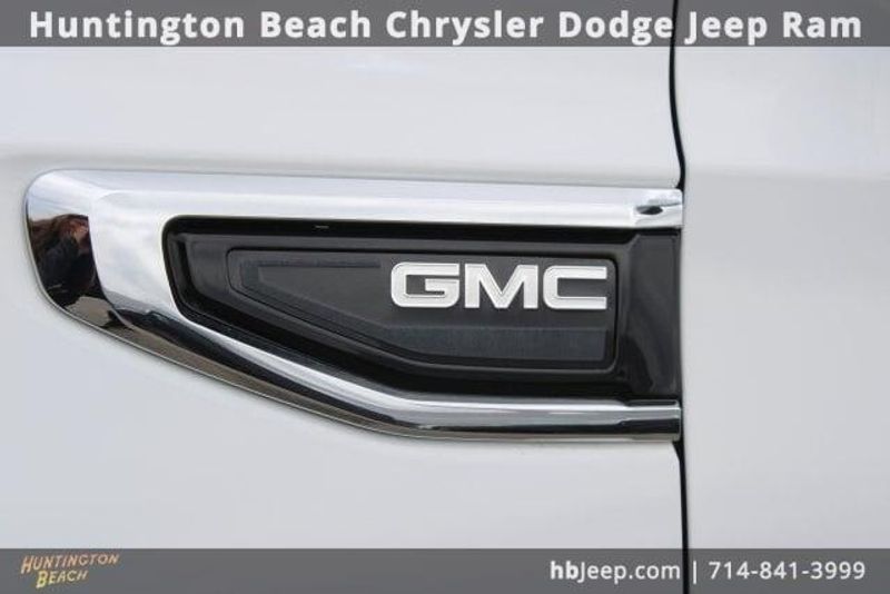2021 GMC Yukon SLTImage 10
