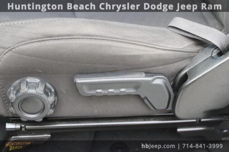 2023 Jeep Wrangler Sport SImage 32