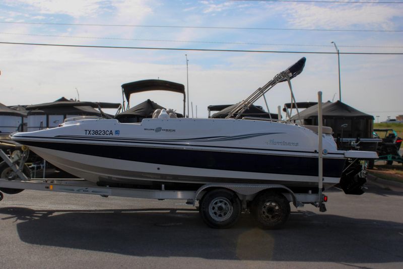 2013 HURRICANE SUNDECK 202 