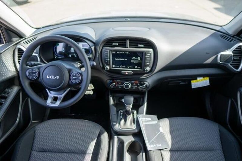 New 2025 Kia Soul LXImage 15