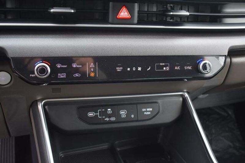 New 2026 Kia Carnival Hybrid EXImage 33