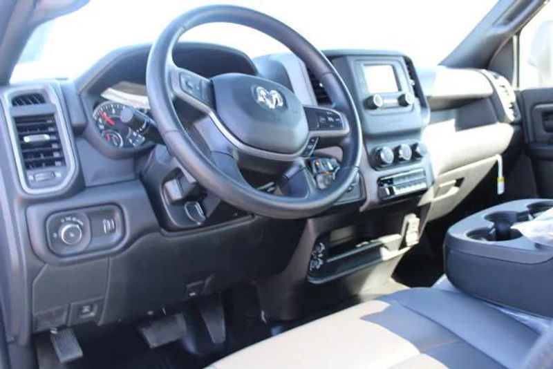 2024 RAM 2500 Tradesman Regular Cab Harbor BodyImage 17