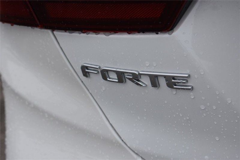 2024 Kia Forte GT-LineImage 6