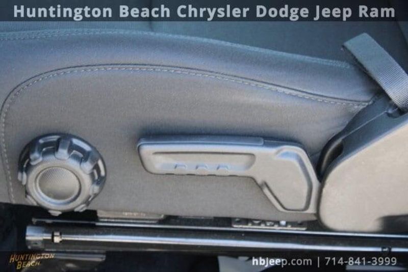 2020 Jeep Wrangler Unlimited SaharaImage 33