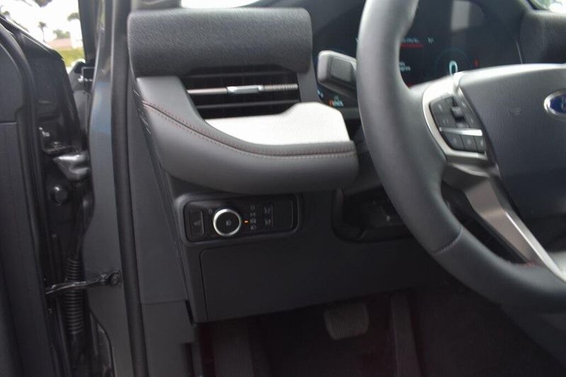 New 2025 Ford Explorer ActiveImage 16