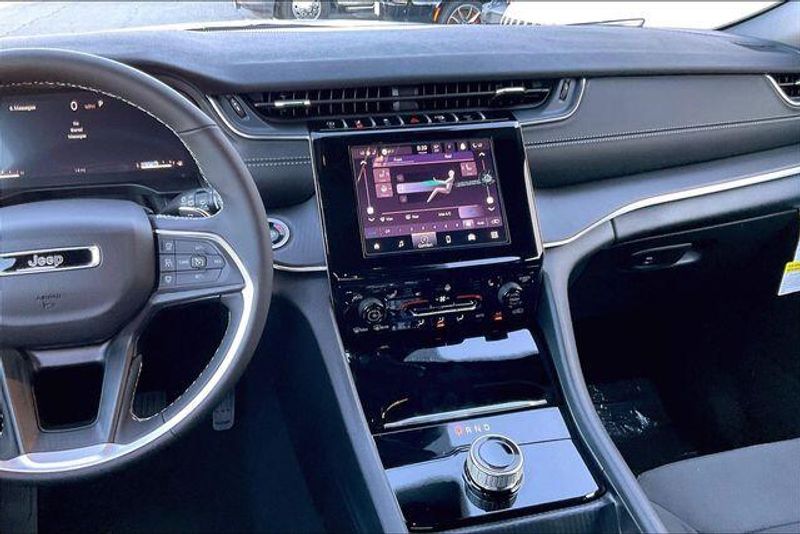 New 2025 Jeep Grand Cherokee L Laredo X 4x2Image 5