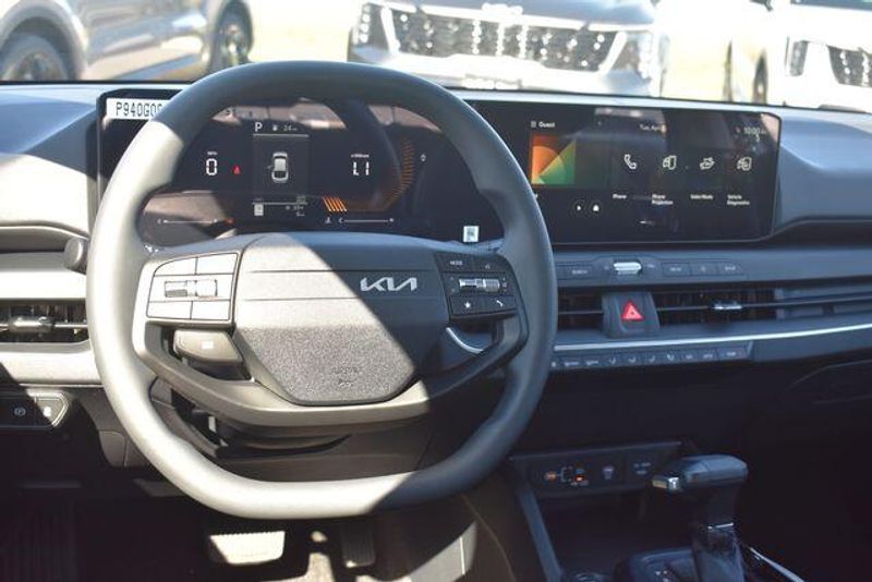 New 2026 Kia K4 LXSImage 17