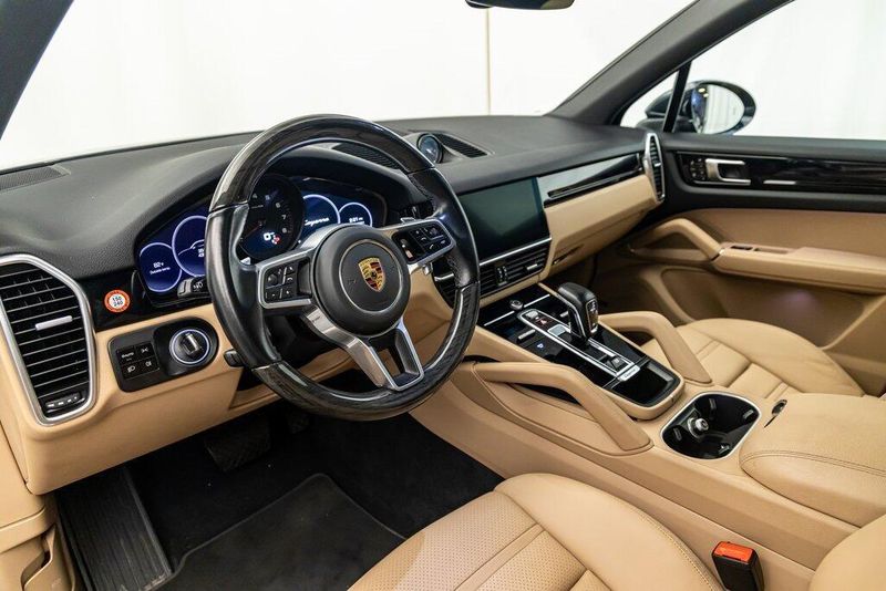 2021 Porsche Cayenne BaseImage 13