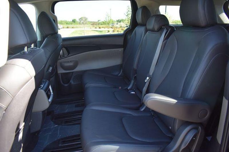 New 2026 Kia Carnival LXSImage 17