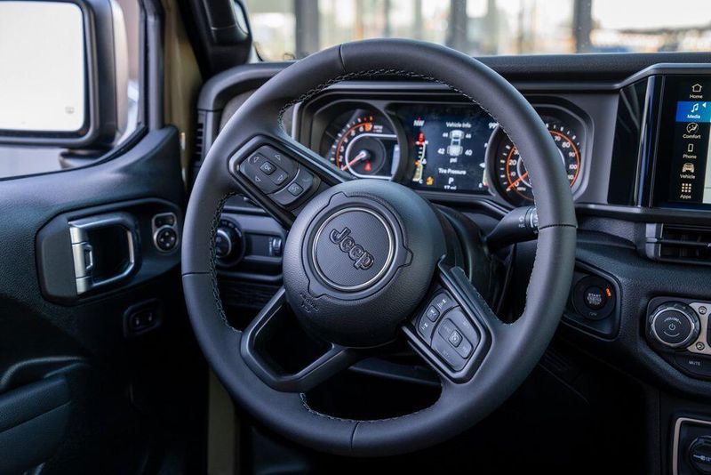 New 2026 Jeep Gladiator Image 19