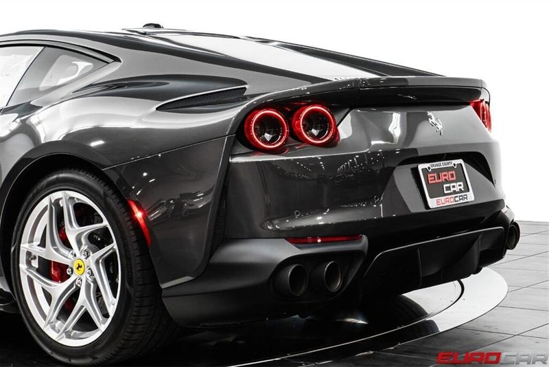 Used 2019 Ferrari 812 Superfast *HISTORICAL PAINT * IMMACULATE CONDITION*Image 17