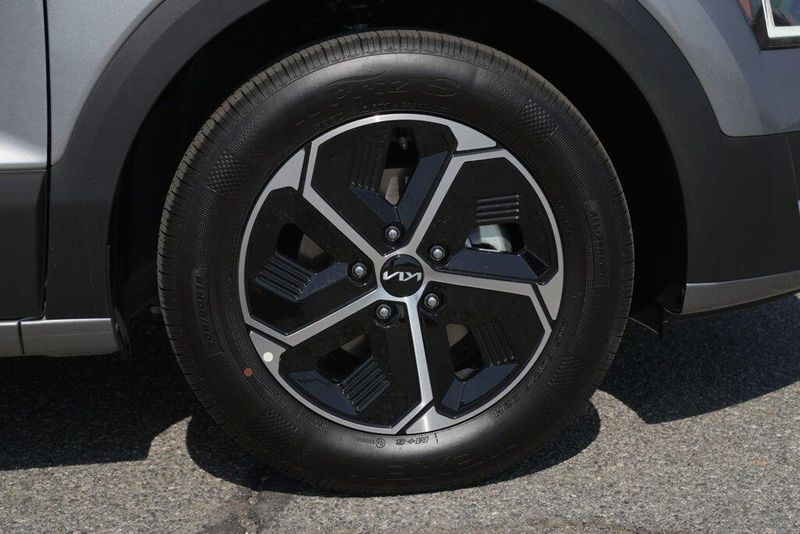 New 2026 Kia Niro EXImage 9