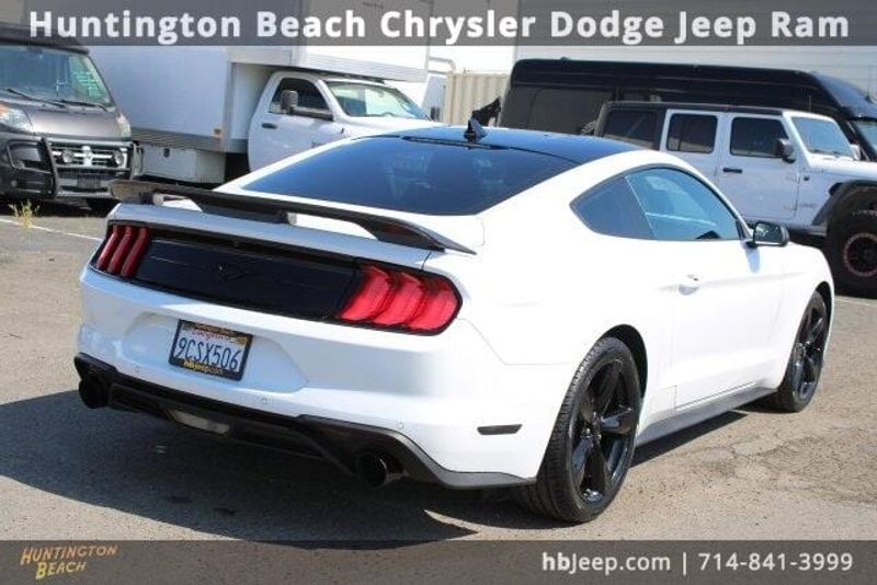 2022 Ford Mustang EcoboostImage 5