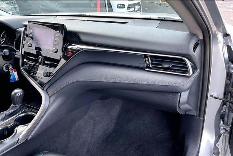 Used 2024 Toyota Camry SEImage 16