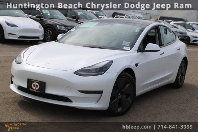 2023 Tesla Model 3 BaseImage 8