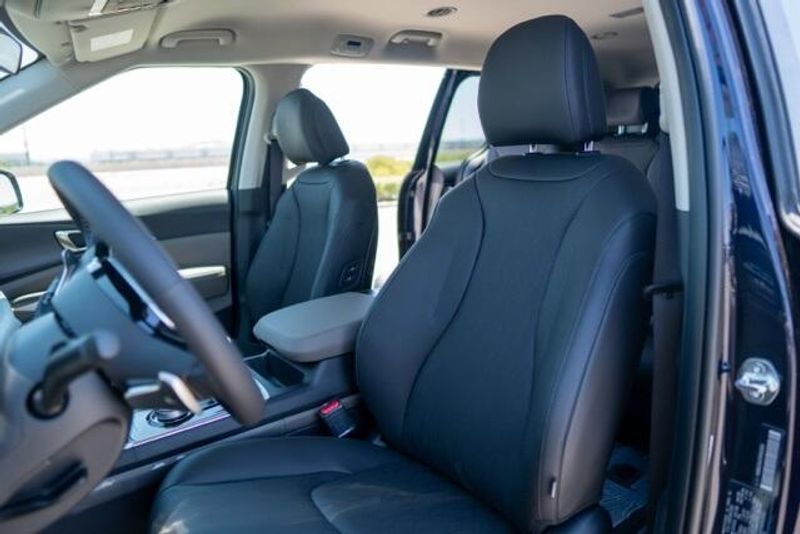 New 2026 Kia Carnival Hybrid EXImage 11