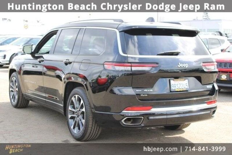 2021 Jeep Grand Cherokee L OverlandImage 3