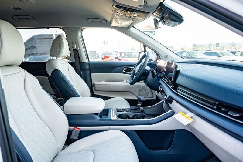 New 2026 Kia Carnival EXImage 22