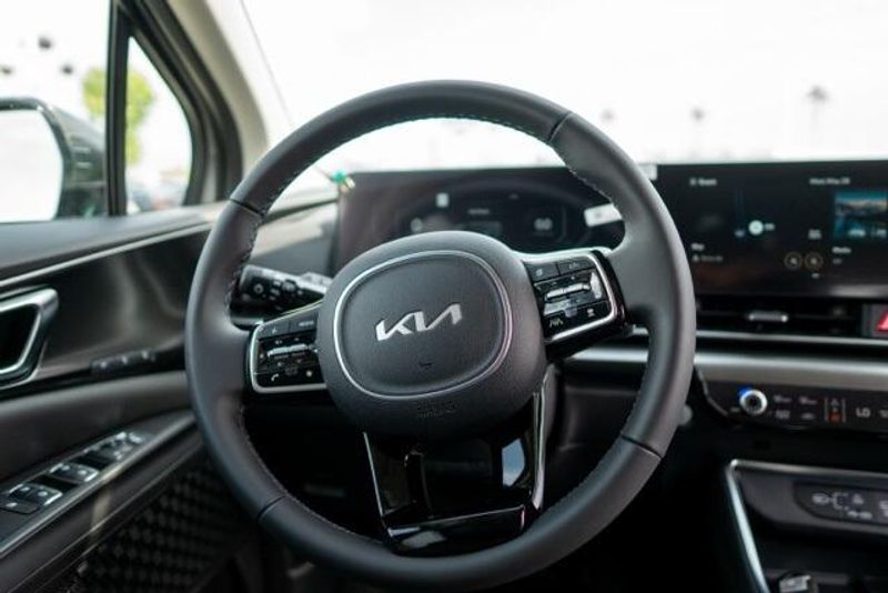 2025 Kia Carnival Hybrid SXImage 15