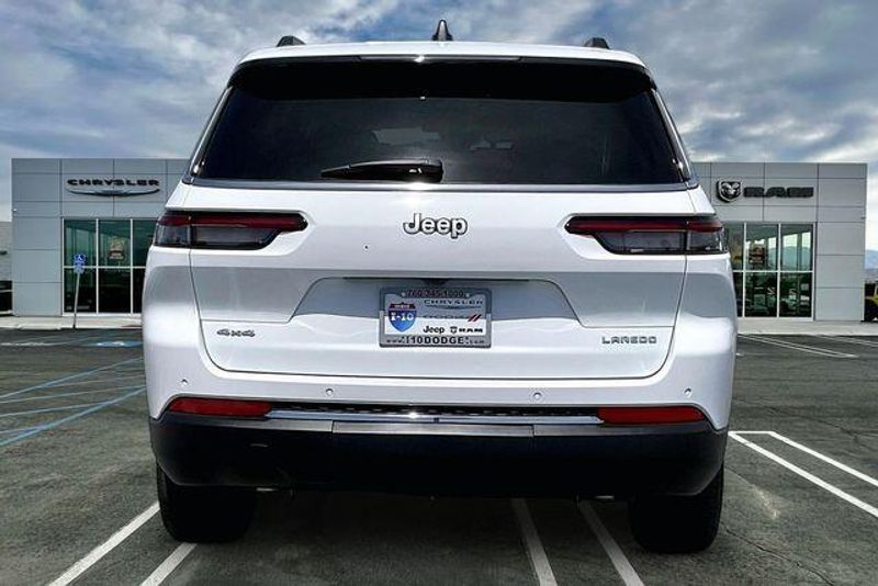 Used 2025 Jeep Grand Cherokee L LaredoImage 3