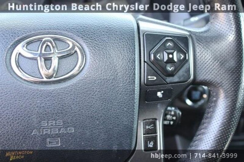 2019 Toyota Tacoma TRD Off-RoadImage 17