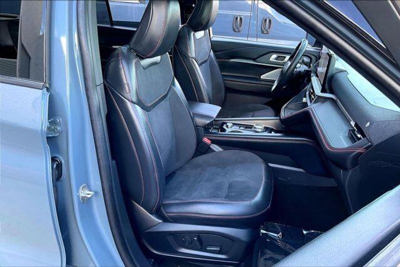 Used 2025 Ford Explorer STImage 6