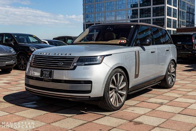 2023 Land Rover Range Rover SVImage 1