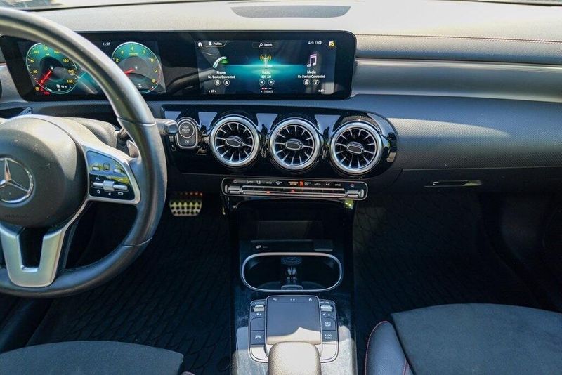 2022 Mercedes Benz CLA 250 photo 41