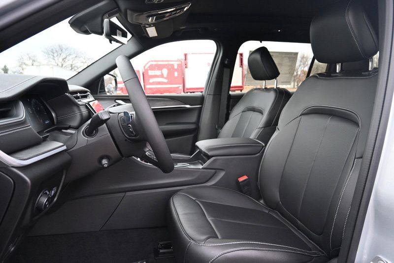 2025 Jeep Grand Cherokee L LimitedImage 13