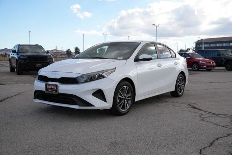 Used 2023 Kia Forte LXSImage 3