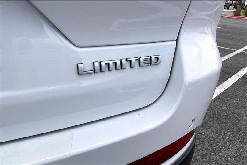 New 2026 Jeep Grand Cherokee Limited 4x4Image 13