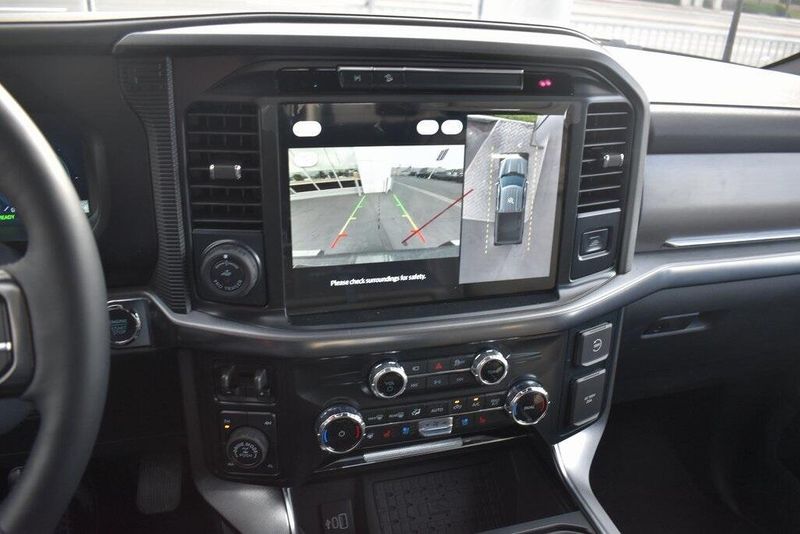 2025 Ford F-150 PlatinumImage 28