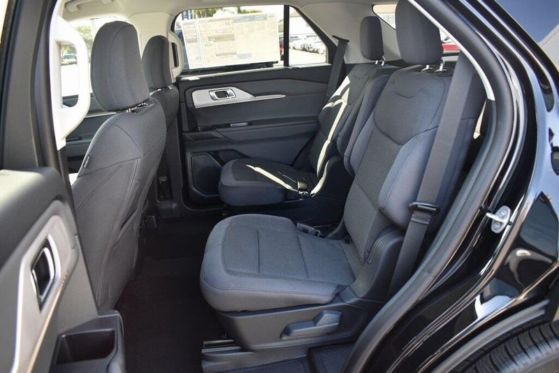 New 2025 Ford Explorer ActiveImage 10