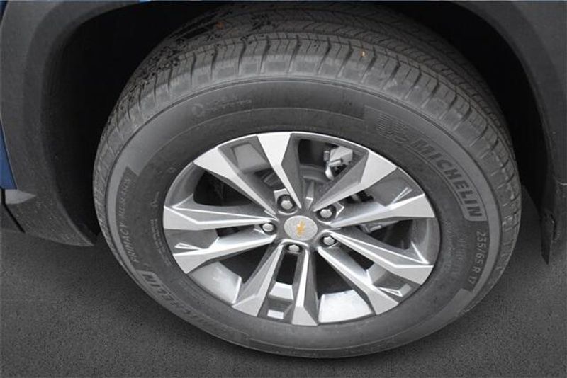 2025 Chevrolet Equinox LTImage 11