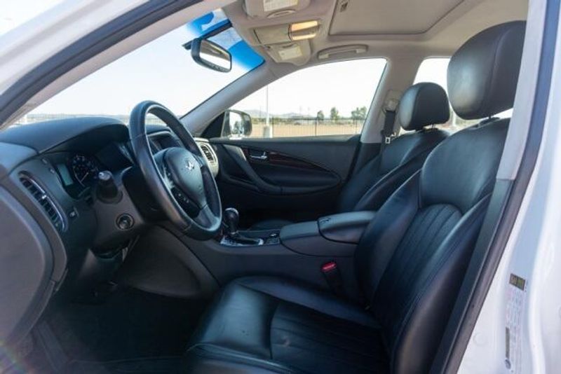 Used 2017 INFINITI QX50 BaseImage 10