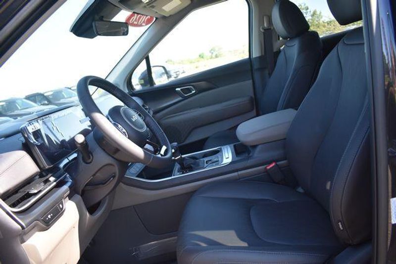 New 2026 Kia Carnival LXSImage 21