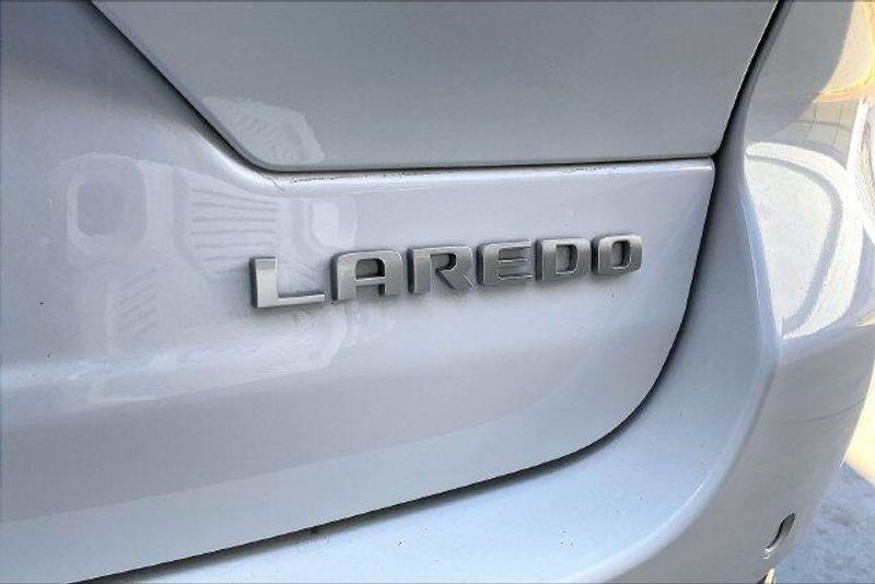 Used 2025 Jeep Grand Cherokee Laredo XImage 31