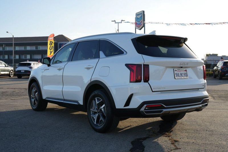 Used 2023 Kia Sorento Hybrid EXImage 5