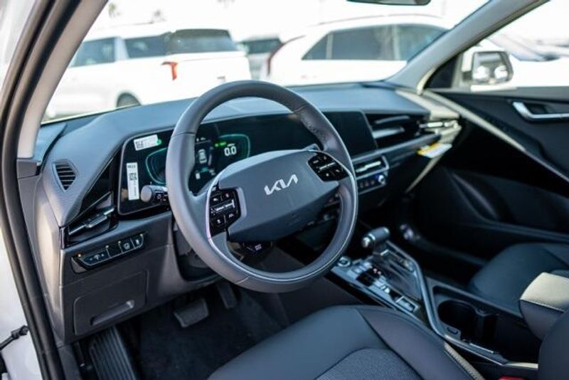 2025 Kia K4 LXSImage 9