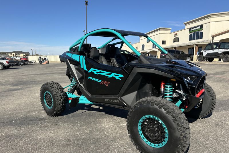 2025 POLARIS RZR PRO R ULTIMATE BLACK CRYSTAL AND RADIANT GREEN 