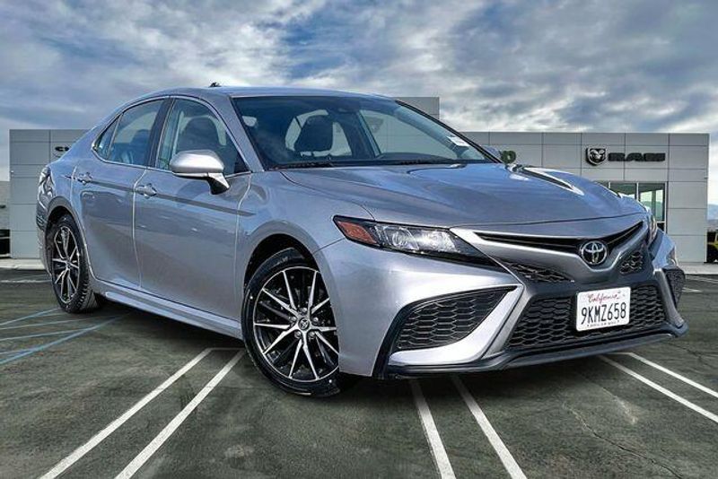 Used 2024 Toyota Camry SEImage 12