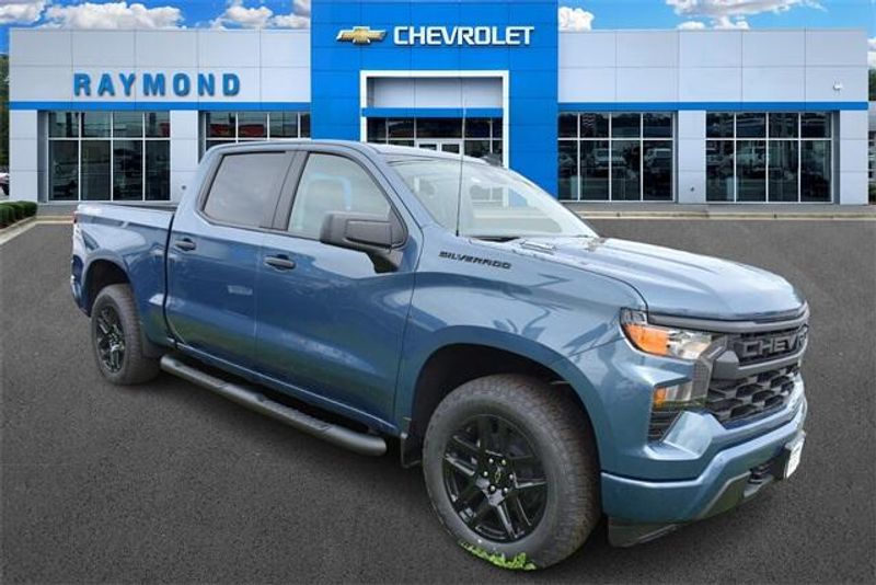 2024 Chevrolet Silverado 1500 CustomImage 1