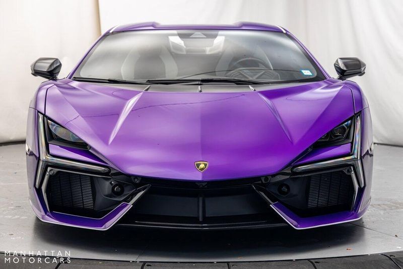 2024 Lamborghini Revuelto BaseImage 8